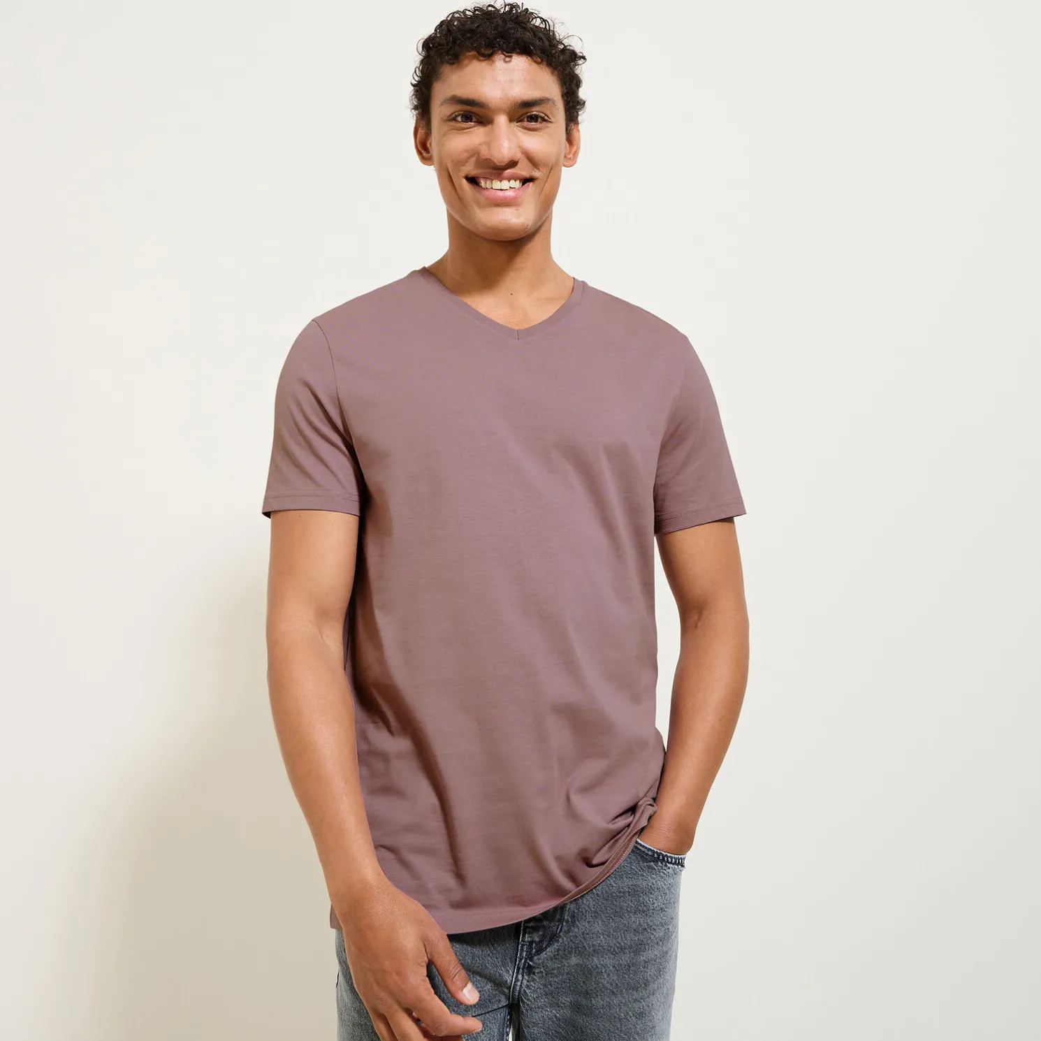 Basic T-shirt met V-hals in biokatoenn