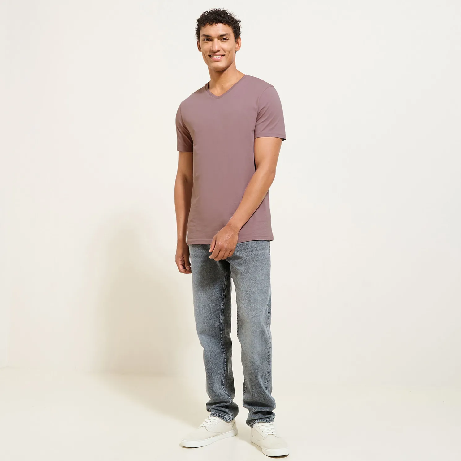 Basic T-shirt met V-hals in biokatoenn