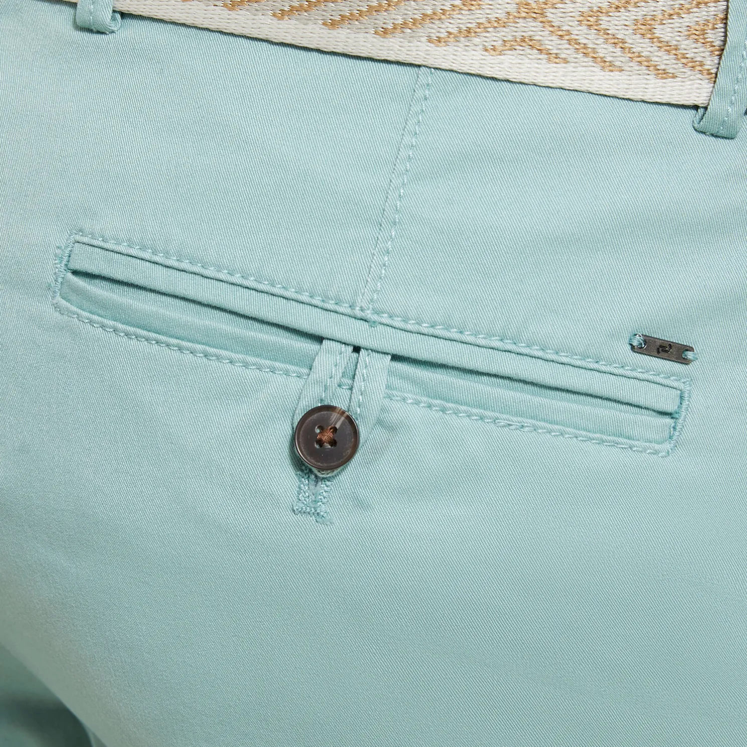 Effen chinobermuda met riem