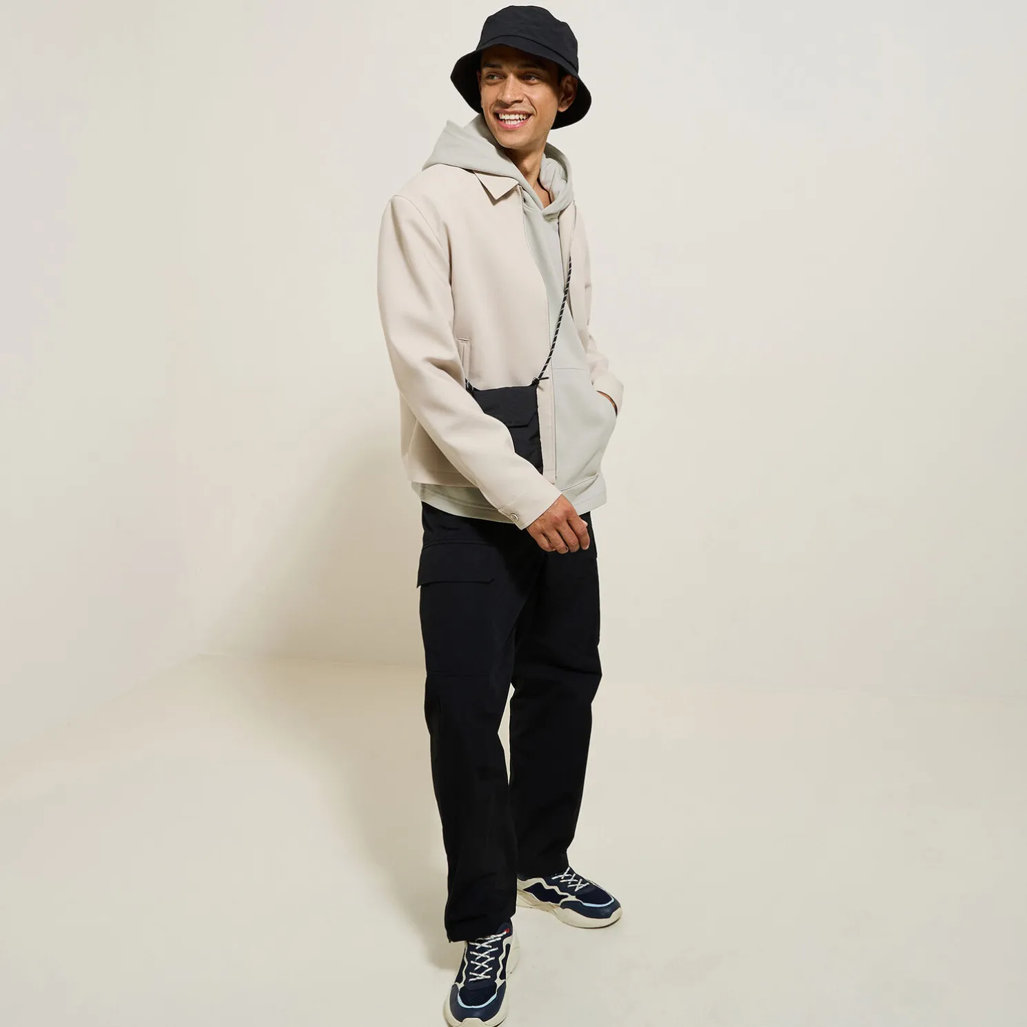 Effen sweater met kap en korte mouwen