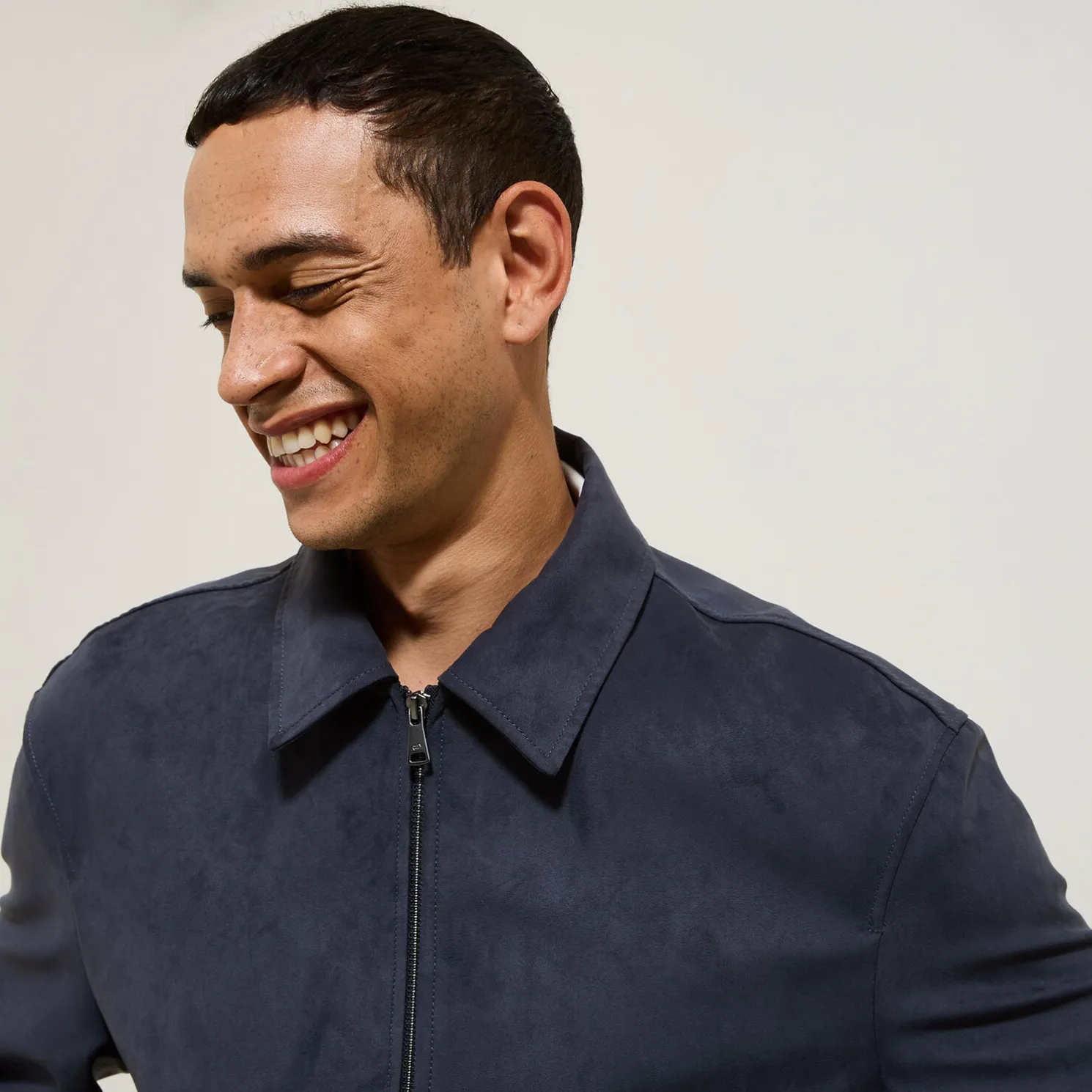 Jack met fluwelen aspect en hemdskraag