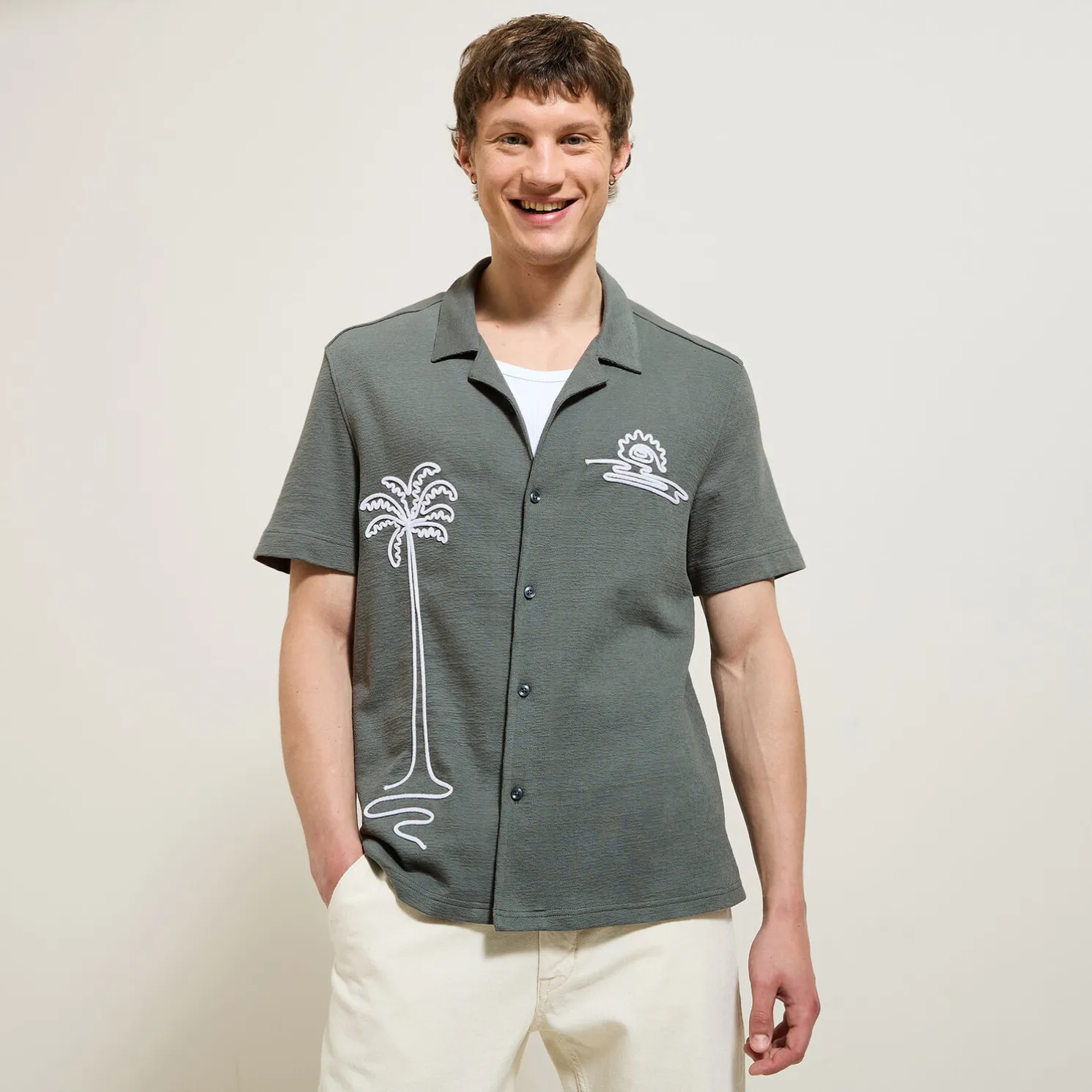 Katoenen hemdje met koordborduursel