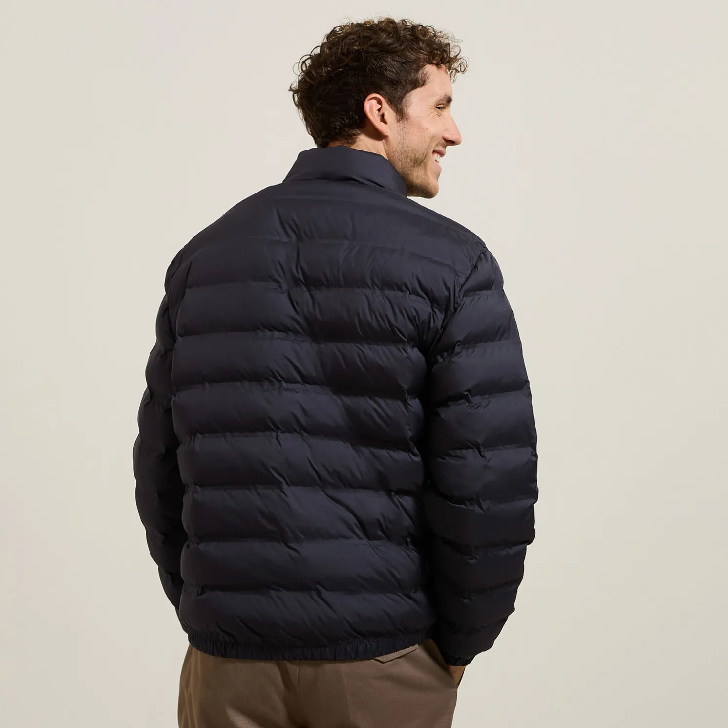 Licht donsjack met opstaande kraag