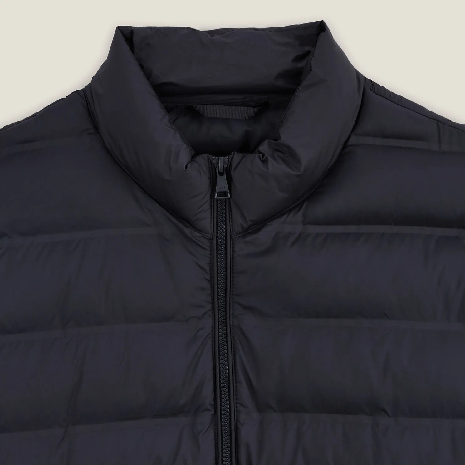 Licht donsjack met opstaande kraag