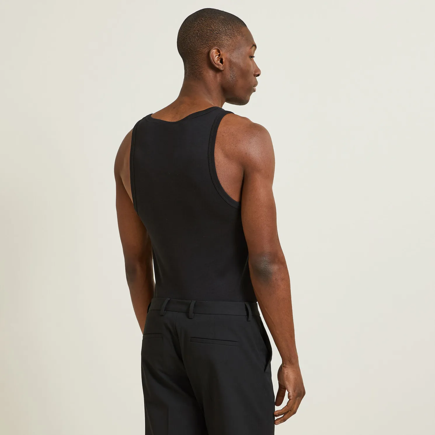 Mouwloos hemdje in 1x1 ribboord