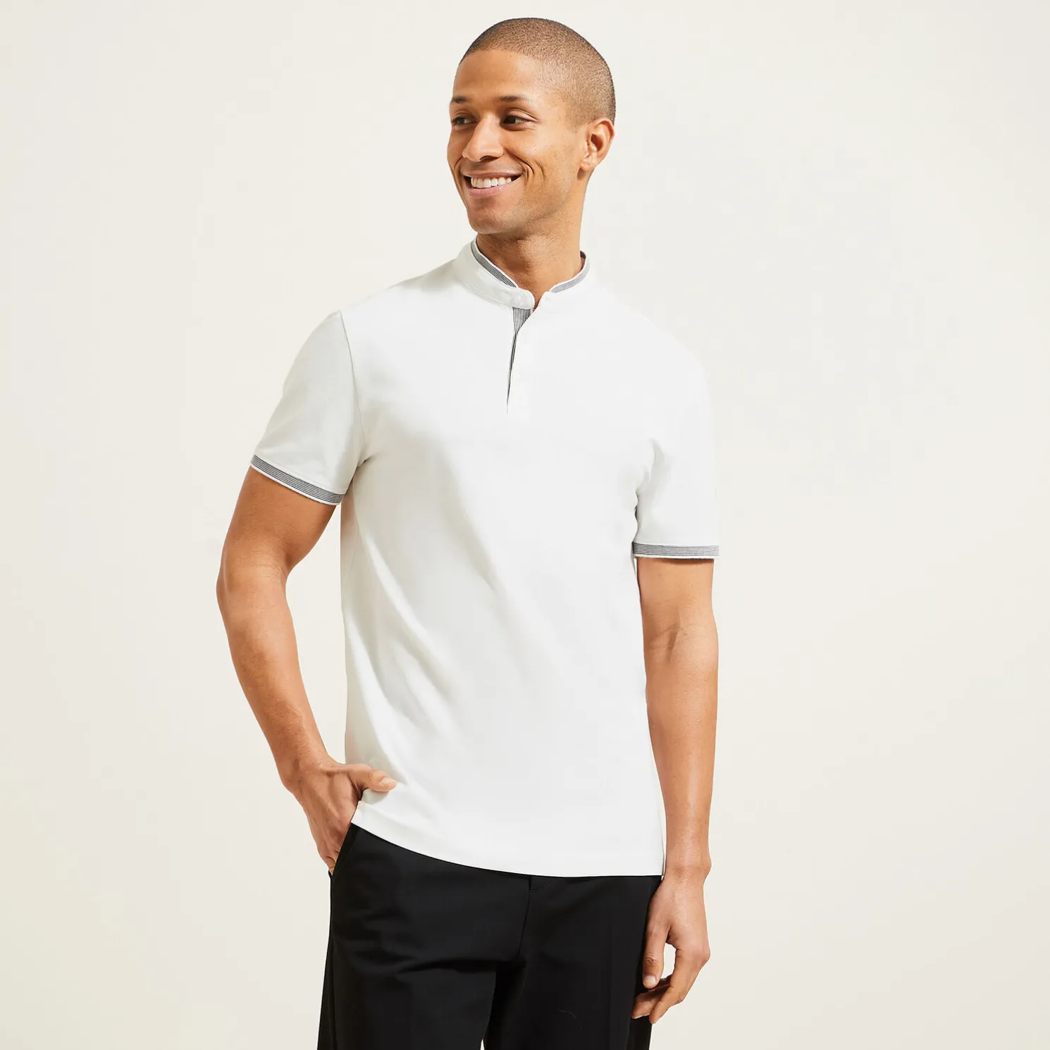 Polo met korte mouwen en mao-kraag in piquékatoen