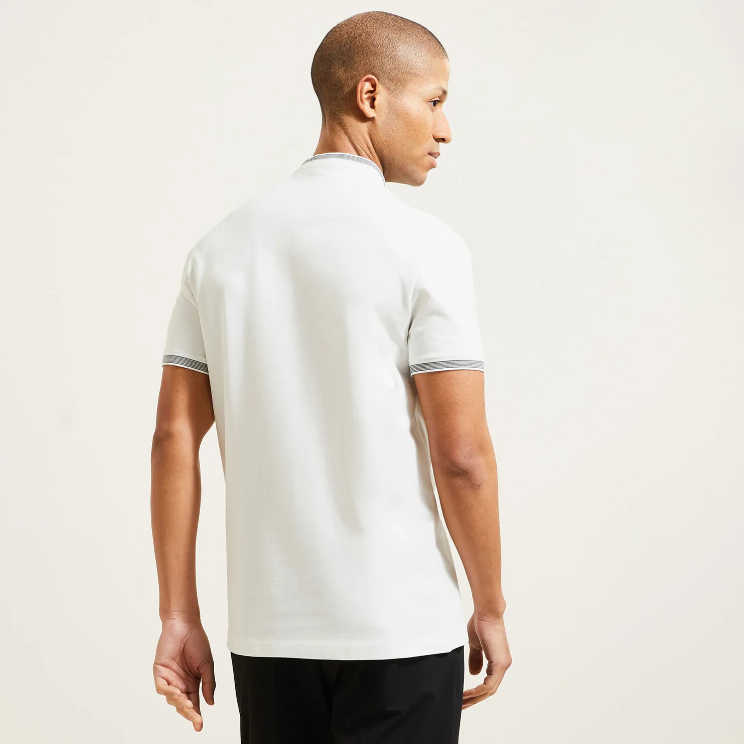 Polo met korte mouwen en mao-kraag in piquékatoen