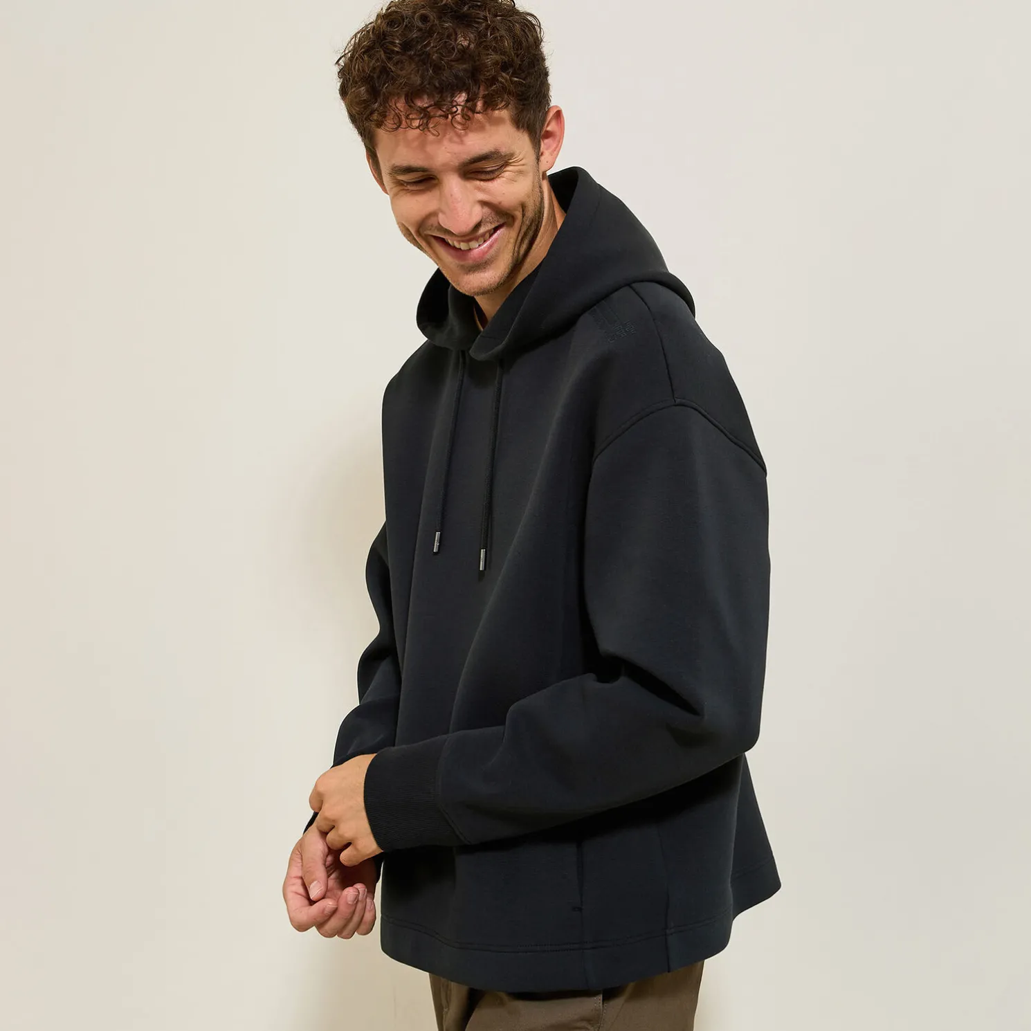 Rechtvallende oversized sweater met kap