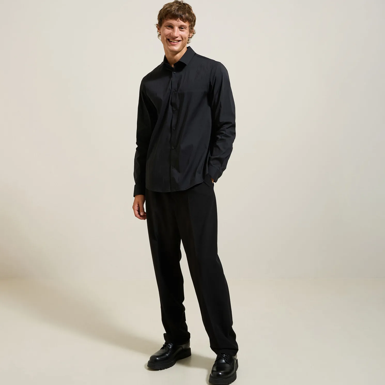 Regular effen hemd in katoen, nylon en elastaan