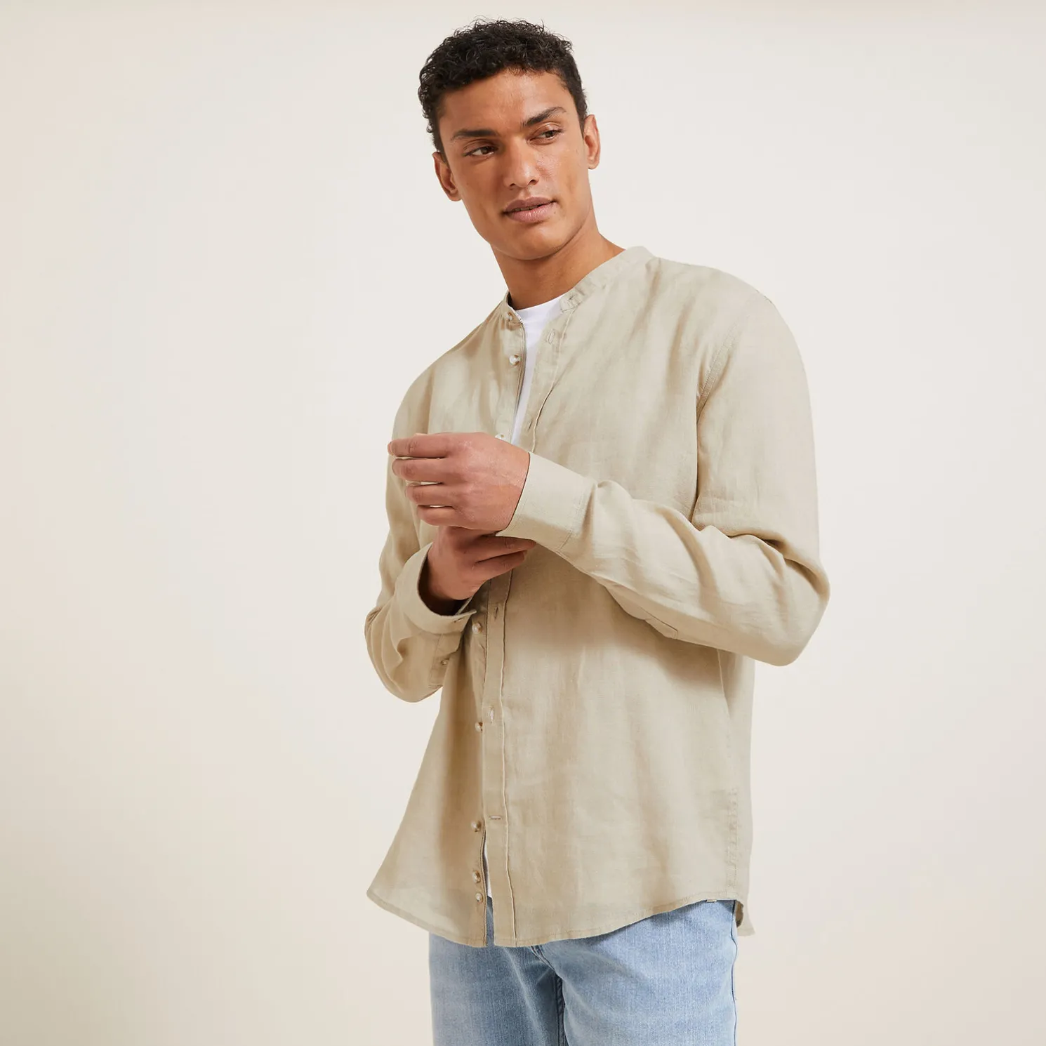 Regular effen hemd in linnen met mao-kraag