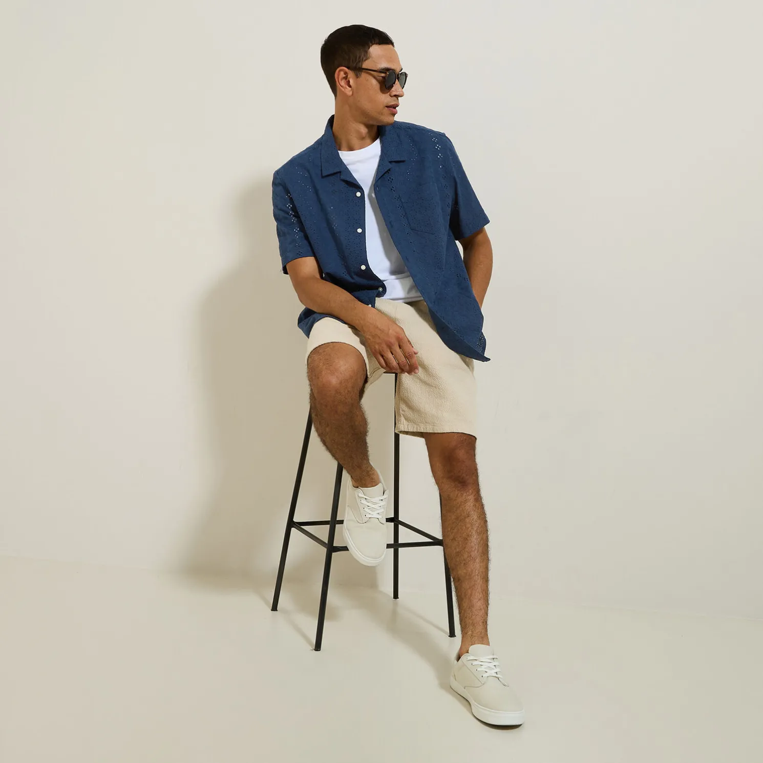 Regular effen hemdje met ajourborduursel