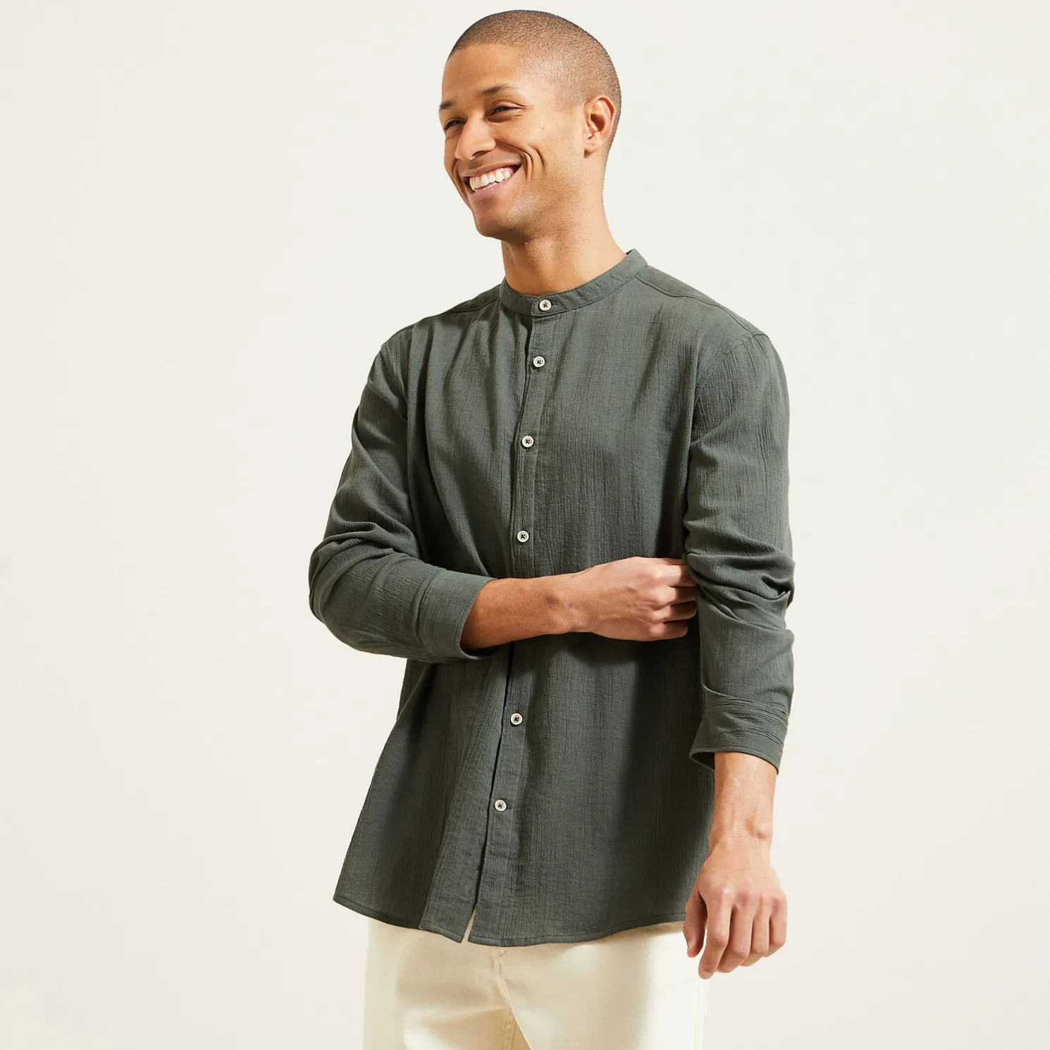 Regular effen hemd in gekreukte stof van katoen en