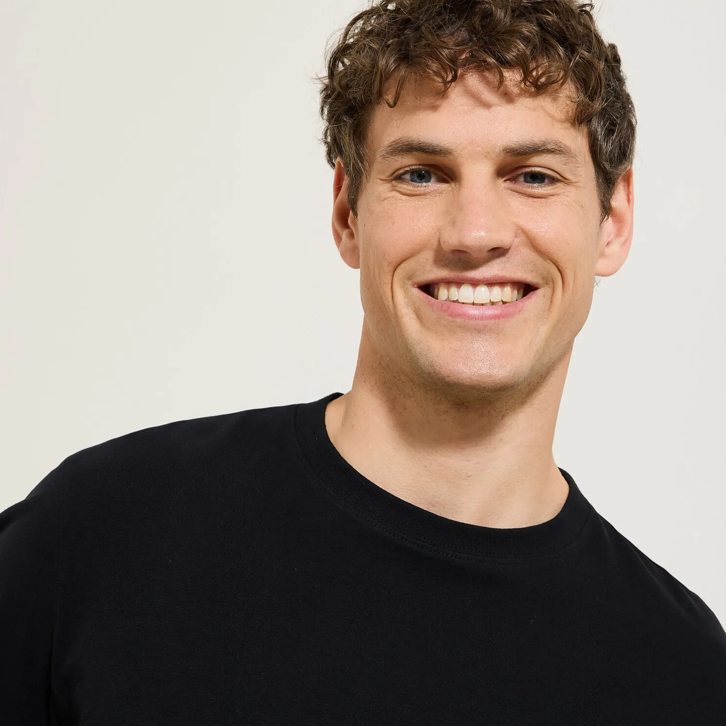 Slim basic T-shirt met ronde hals