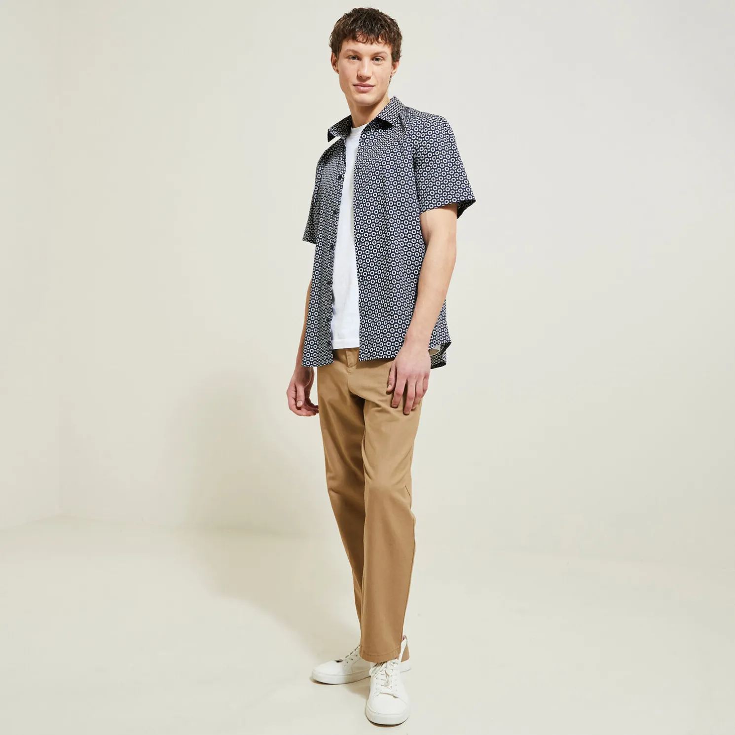 Slim hemdje met geometrische print in biokatoen