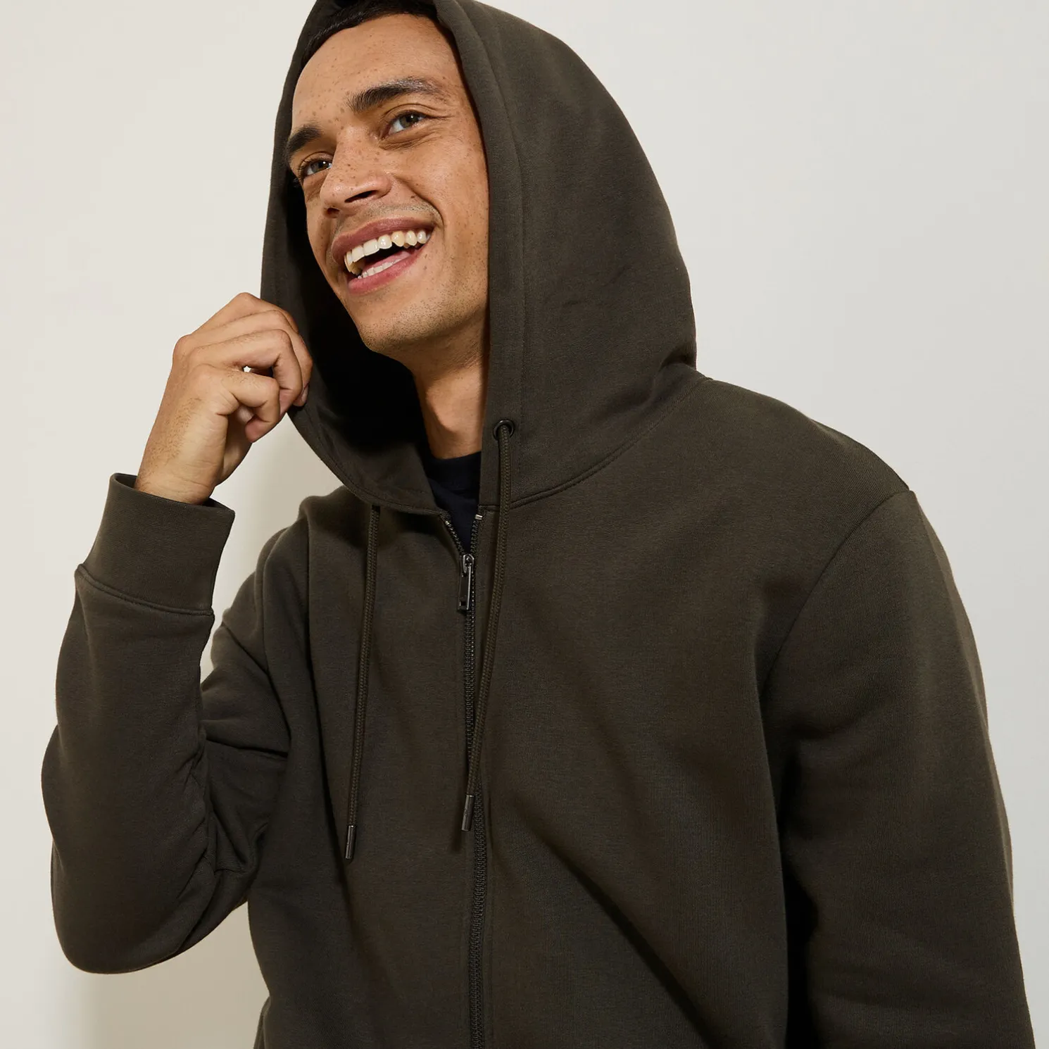 Sweater met kap en rits