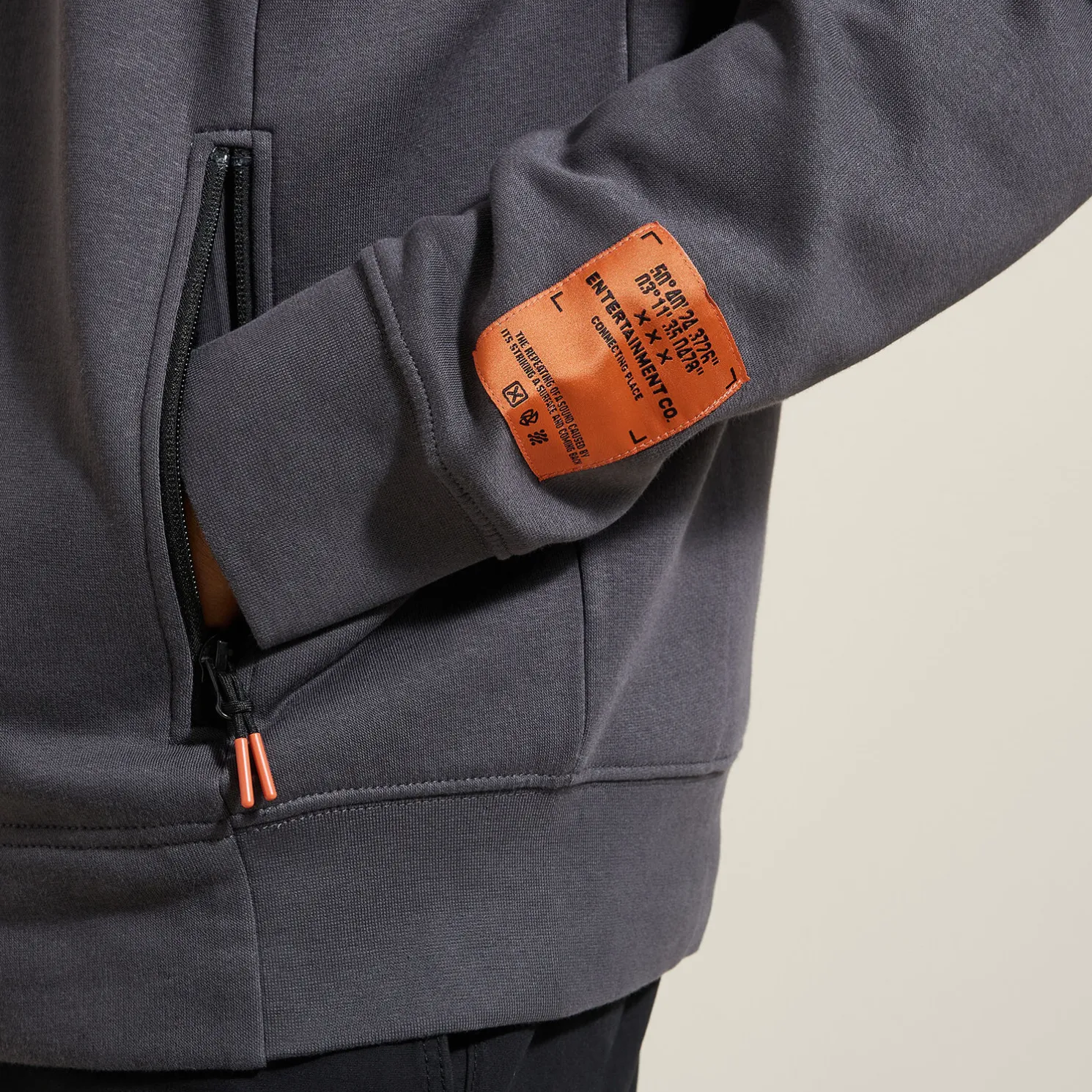 Sweater met kap in technische materie