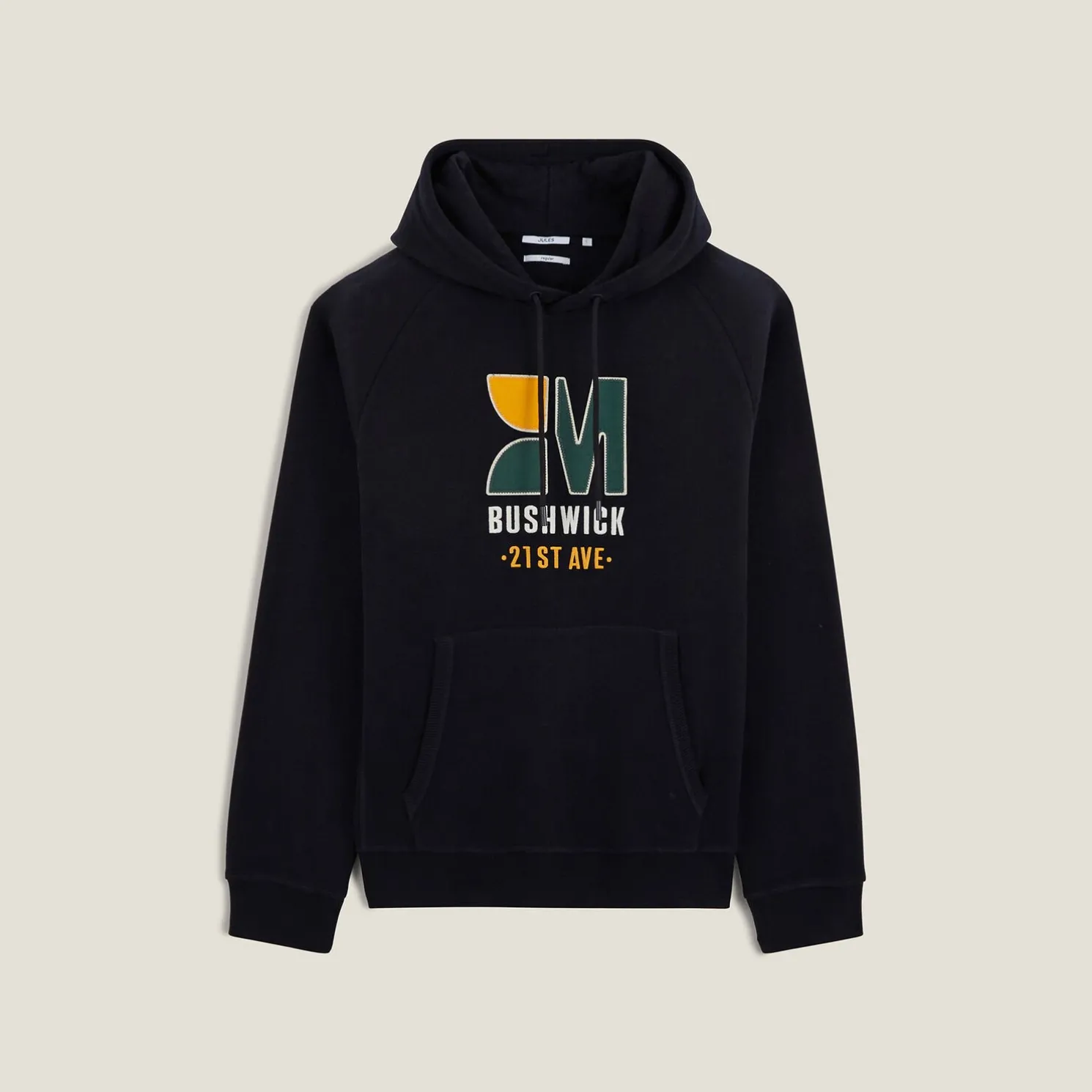 Sweater met kap, patch en borduursel vooraan