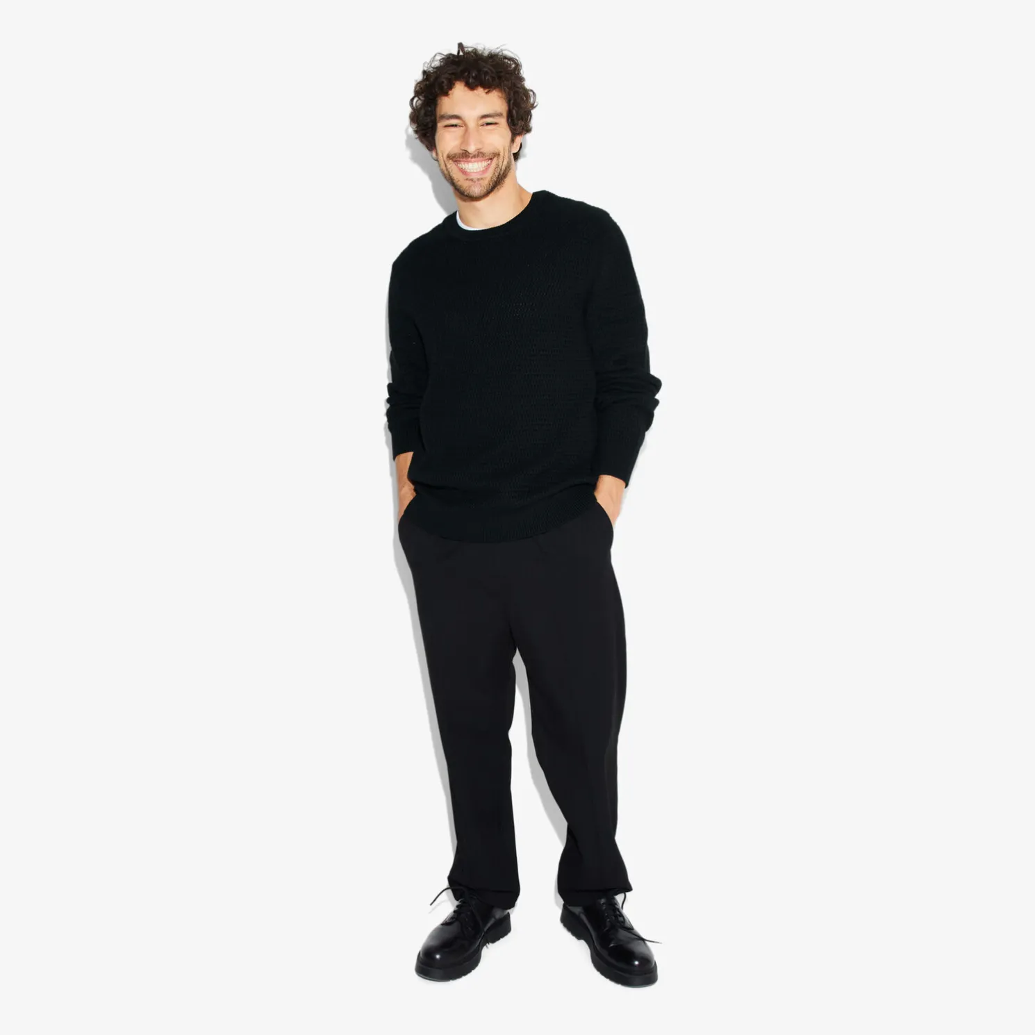 Trui met ronde hals en reliëfsteken