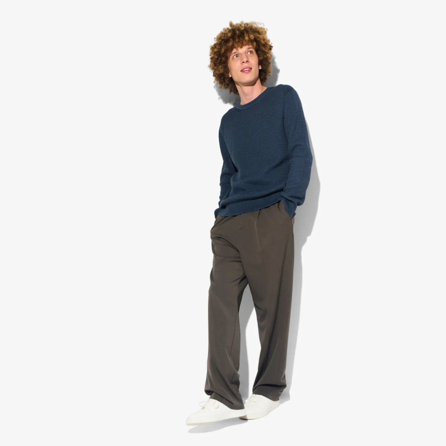 Trui met ronde hals en reliëfsteken