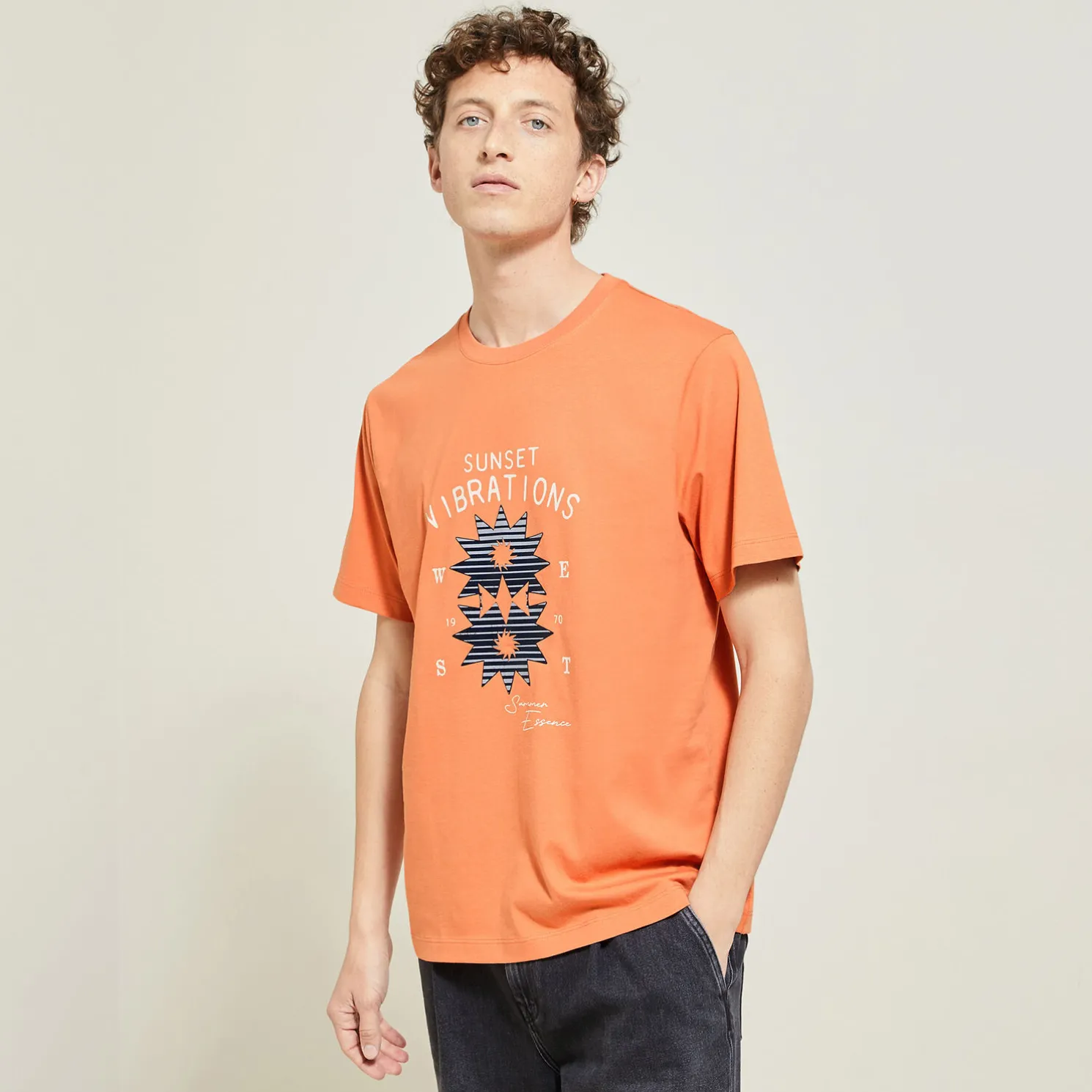 T-shirt aangebrachte print vooraan