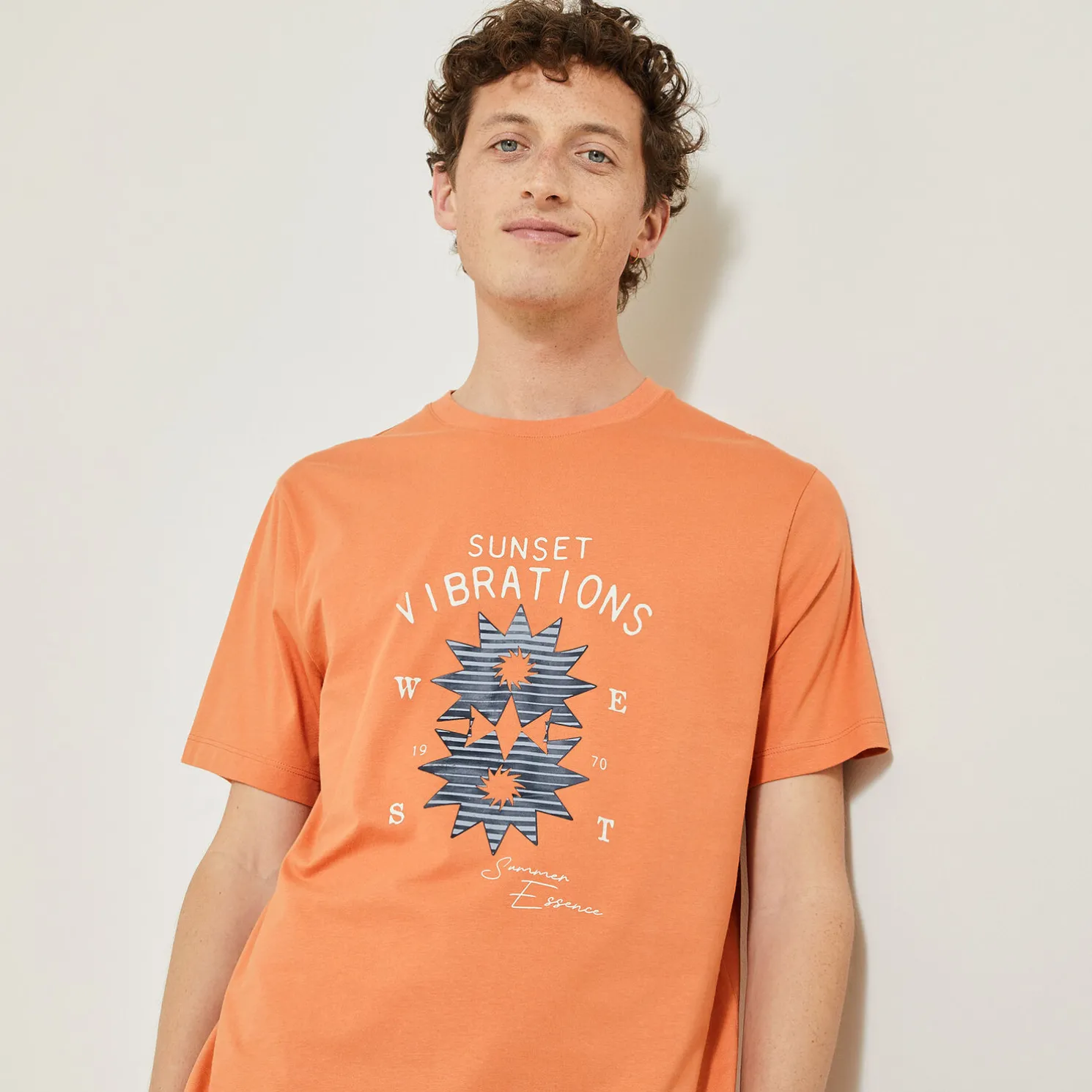 T-shirt aangebrachte print vooraan