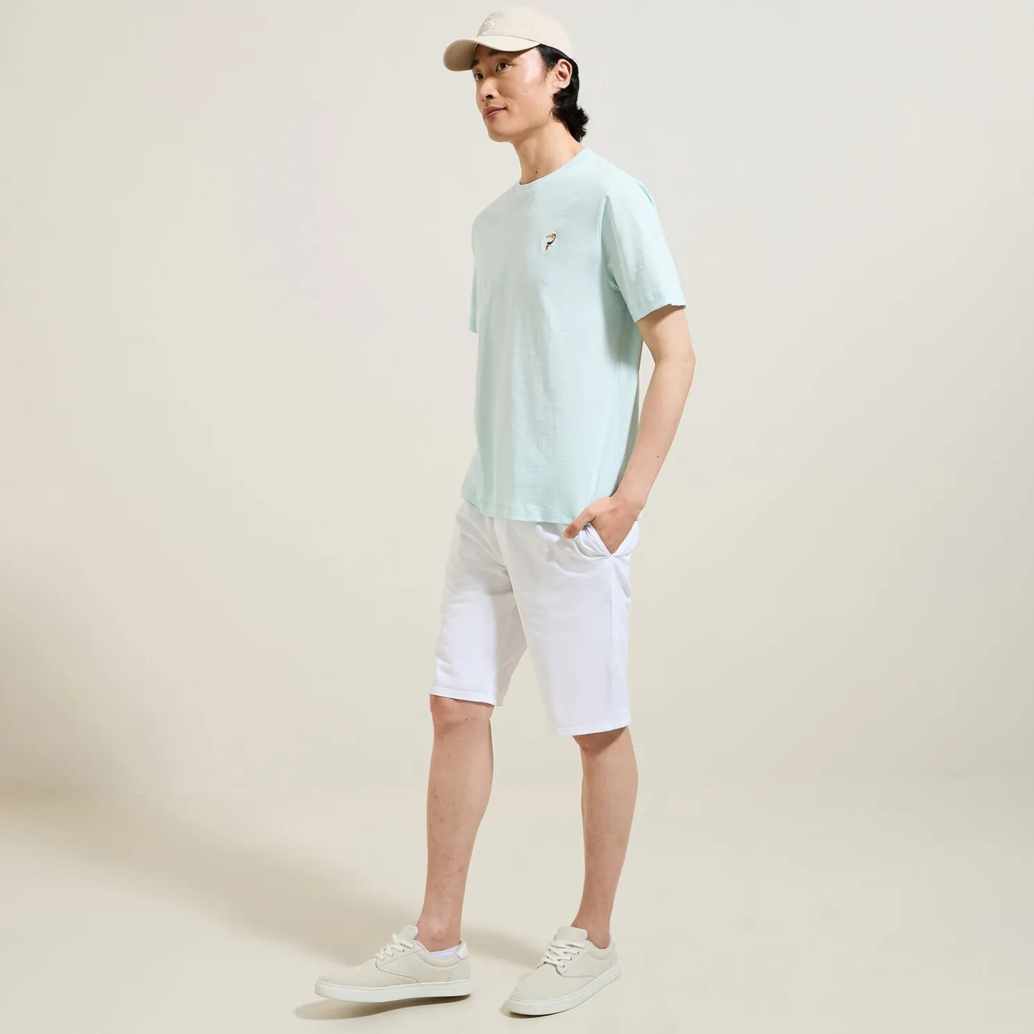 T-shirt in gevlamde stof met borduursel op de bors