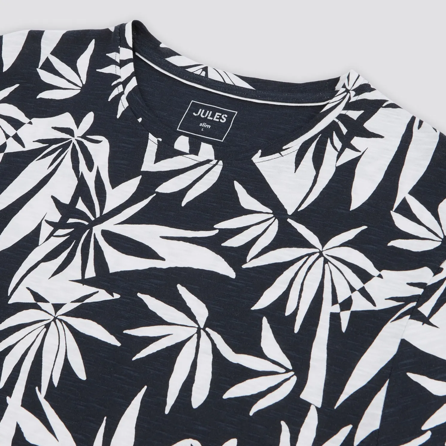 T-shirt met bladprintn