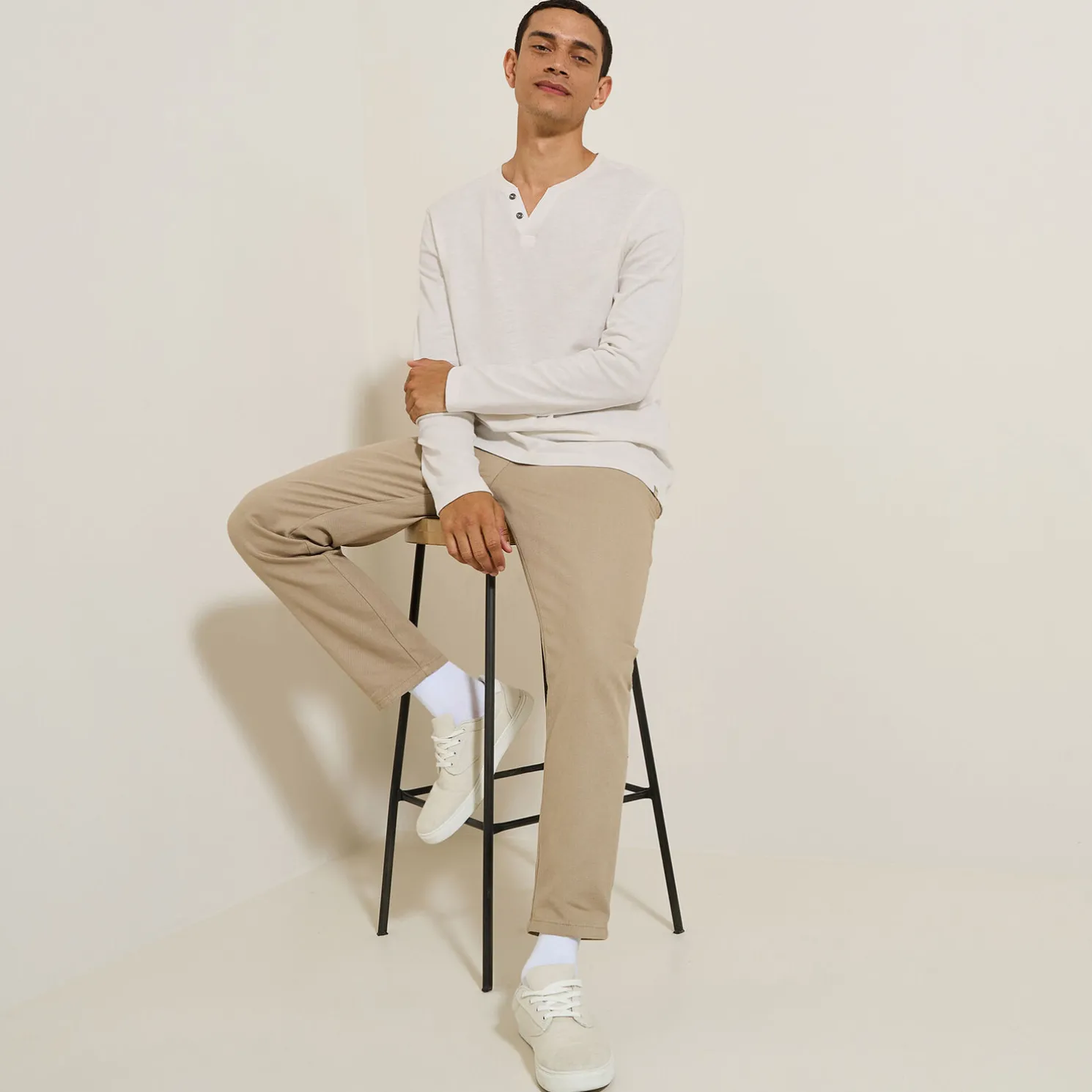 T-shirt met knooplijst en lange mouwen