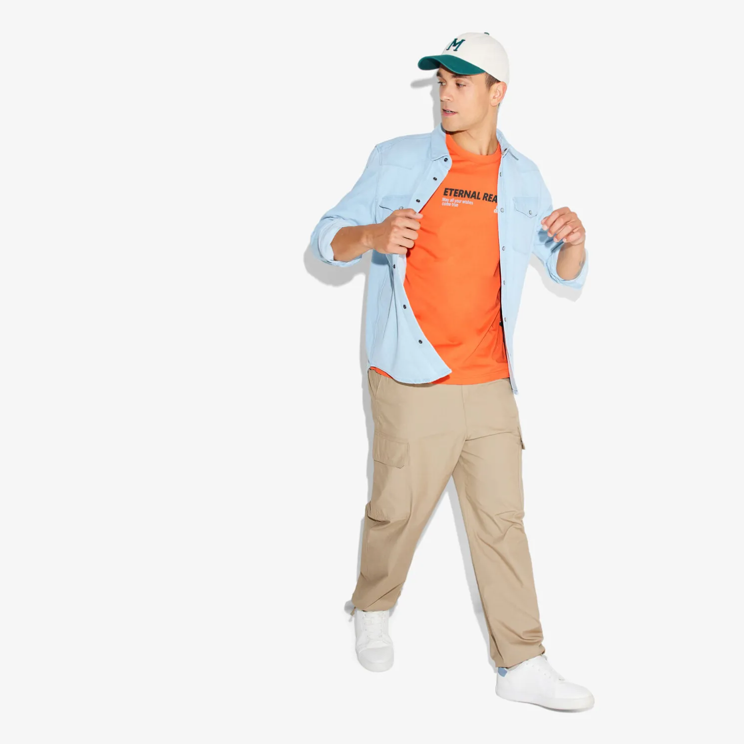 T-shirt met ronde hals en willekeurige print