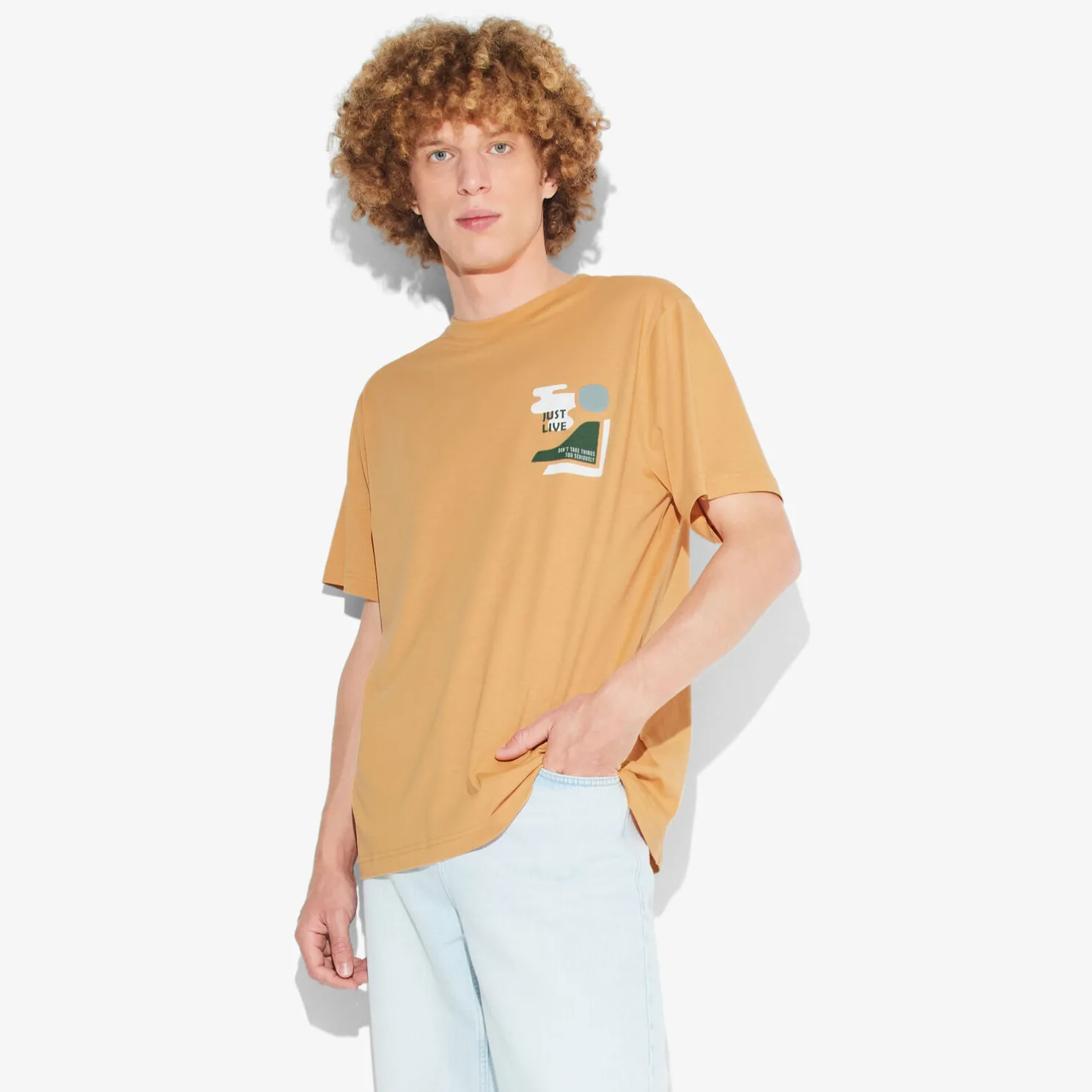 T-shirt met ronde hals en willekeurige print