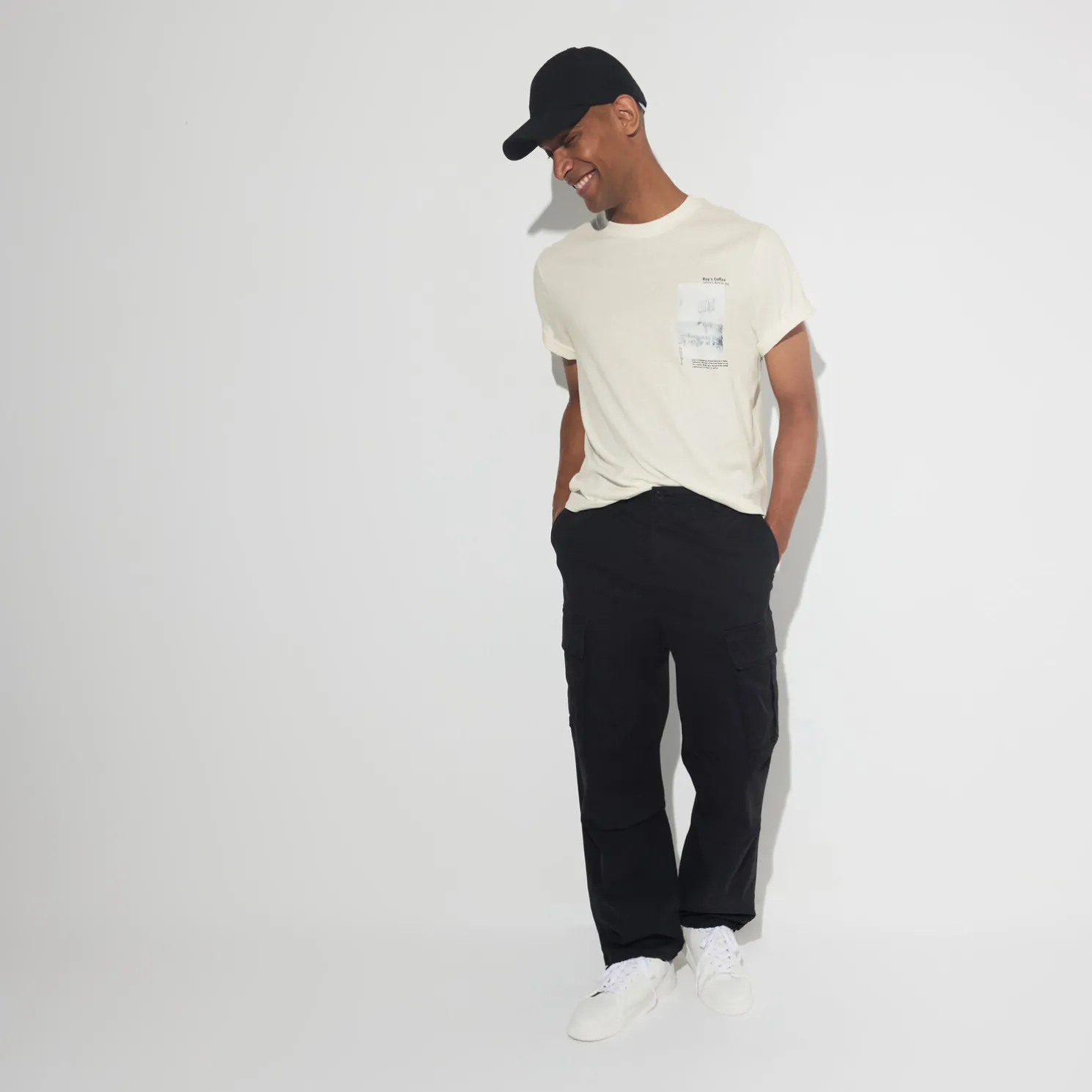 T-shirt met ronde hals en willekeurige print