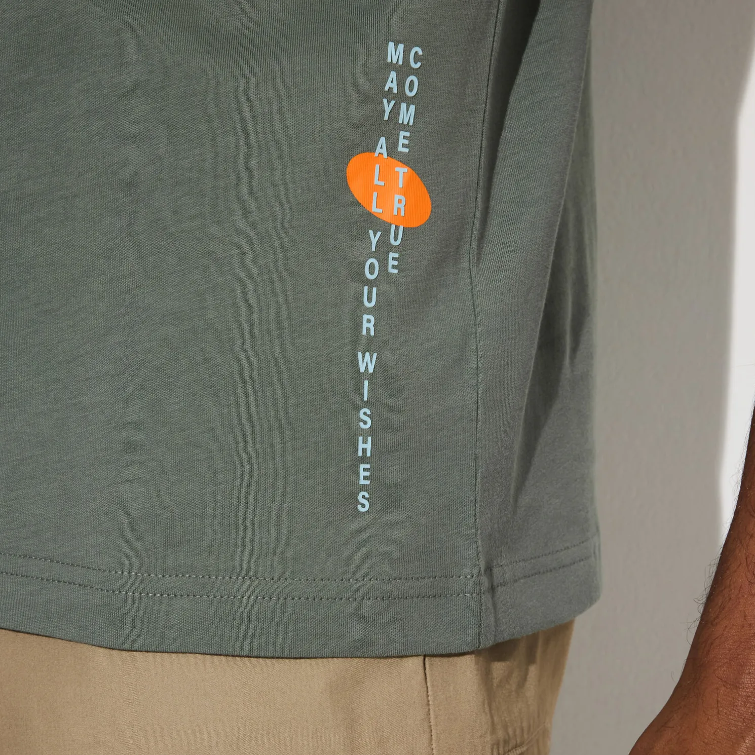 T-shirt met ronde hals en willekeurige print