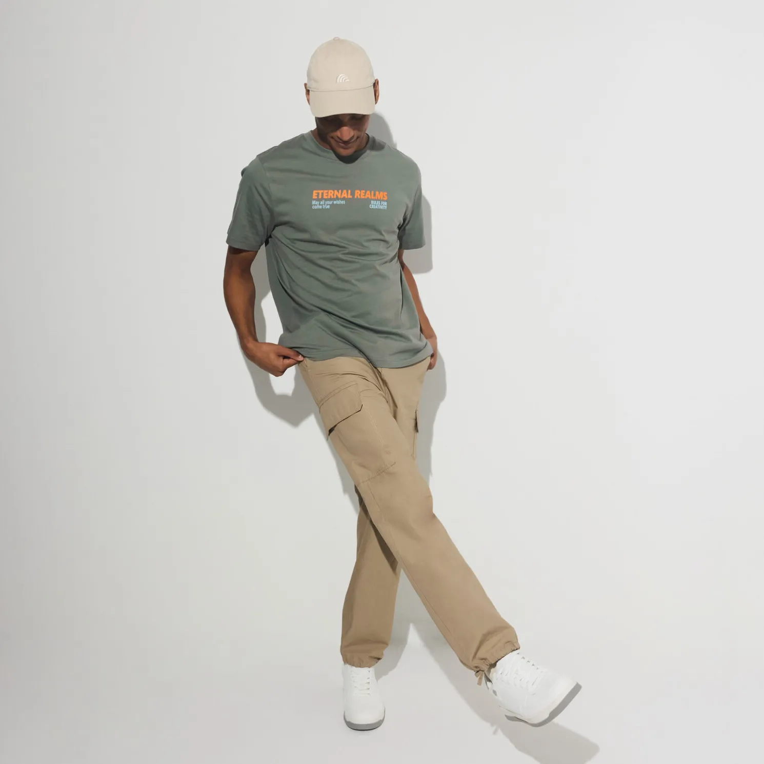 T-shirt met ronde hals en willekeurige print