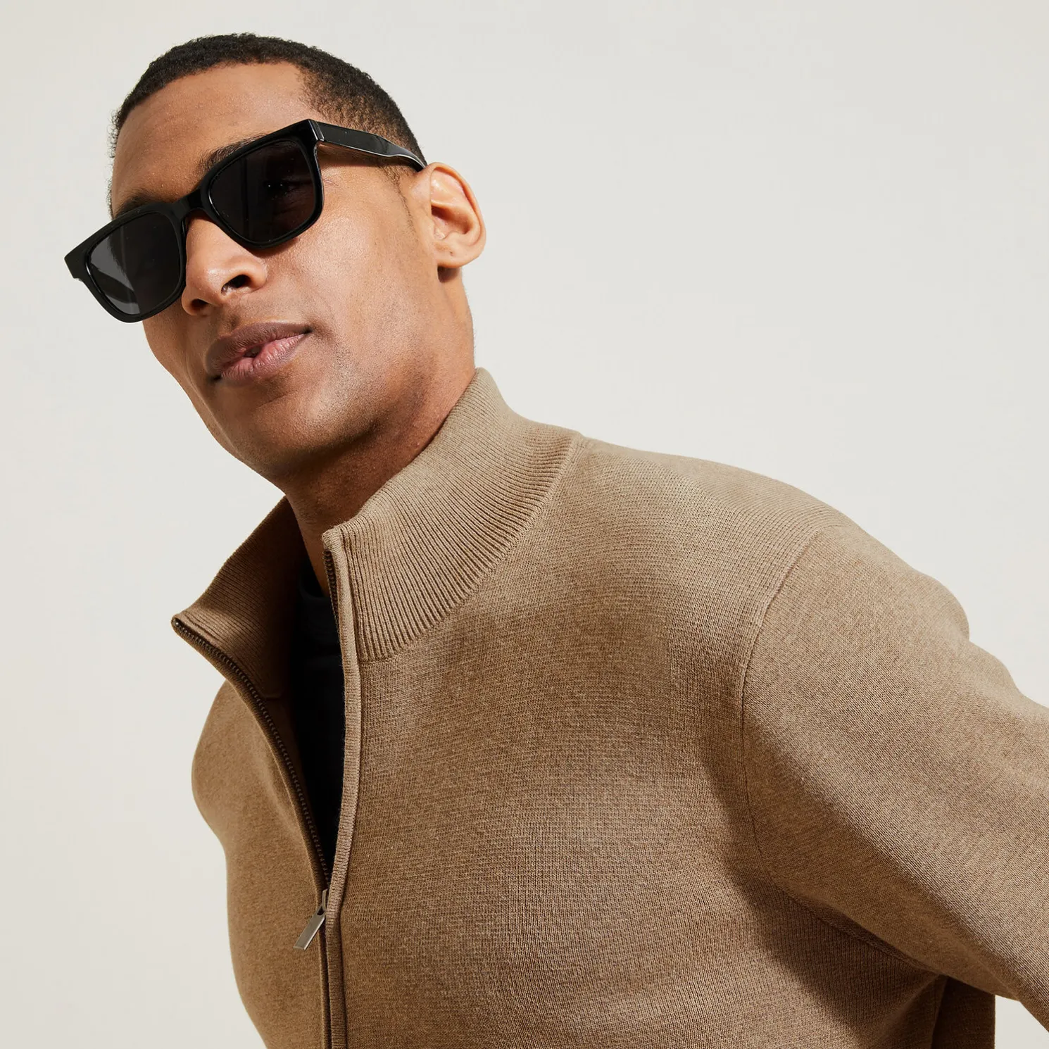 Vest met ristsluiting en opstaande kraag