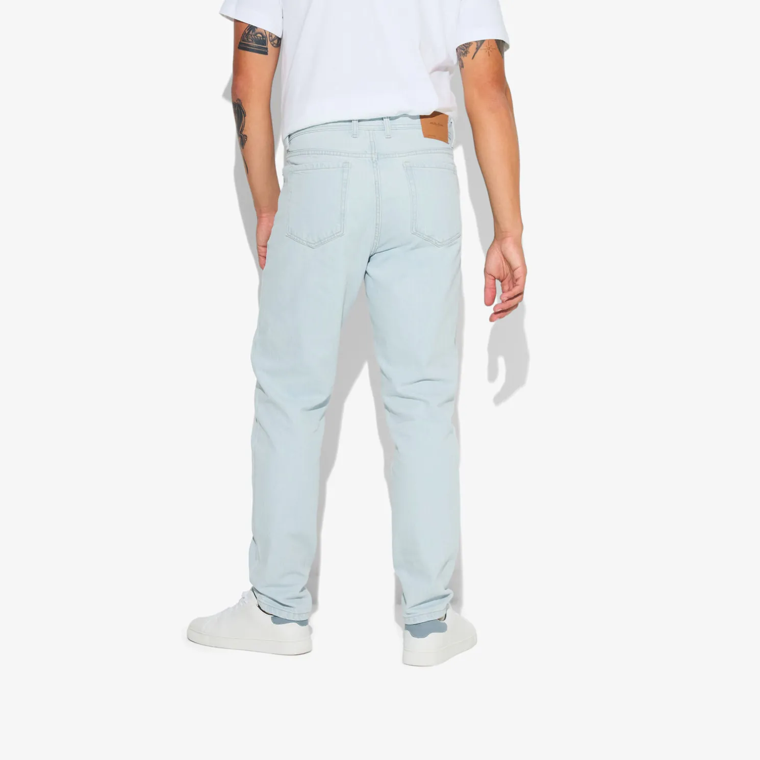 Washed tapered jeans