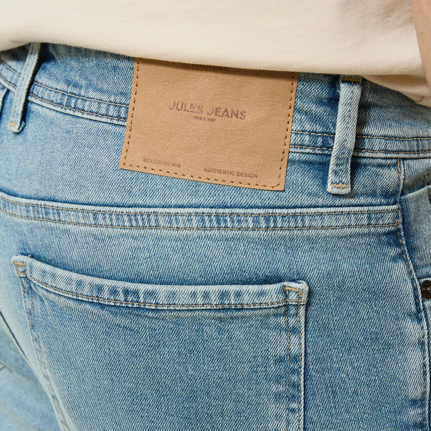 Washed tapered jeans