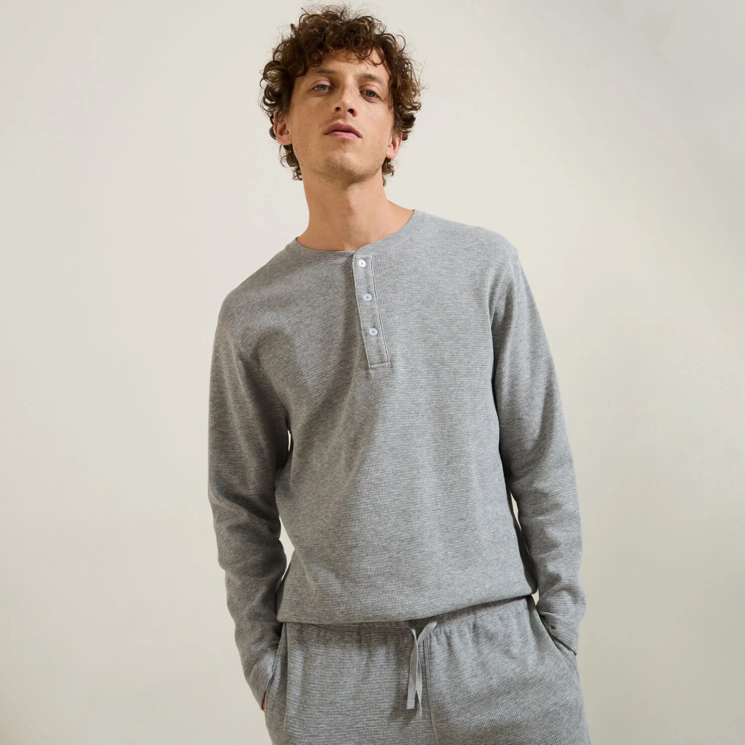 Wollen pyjamaset van gewafeld materiaal